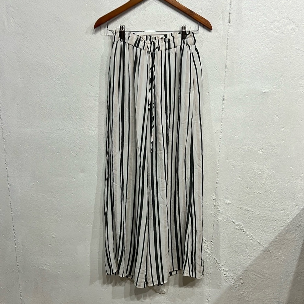 American Eagle Wide Leg Striped Pants